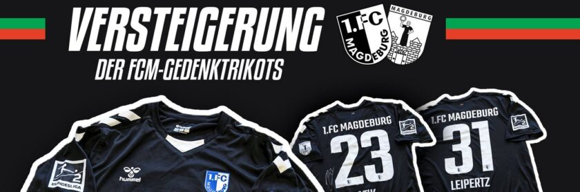 Versteigerung der FCM-Gedenktrikots des 1. FC Magdeburg. Drei schwarze Trikots mit weißen Akzenten und den Nummern 23, 31 und einem weiteren Trikot ohne sichtbare Nummer. Die Trikots zeigen das Logo des 1. FC Magdeburg und den Schriftzug 'Bundesliga'. Im Hintergrund sind das Logo des Vereins und der Text 'Versteigerung der FCM-Gedenktrikots' zu sehen.